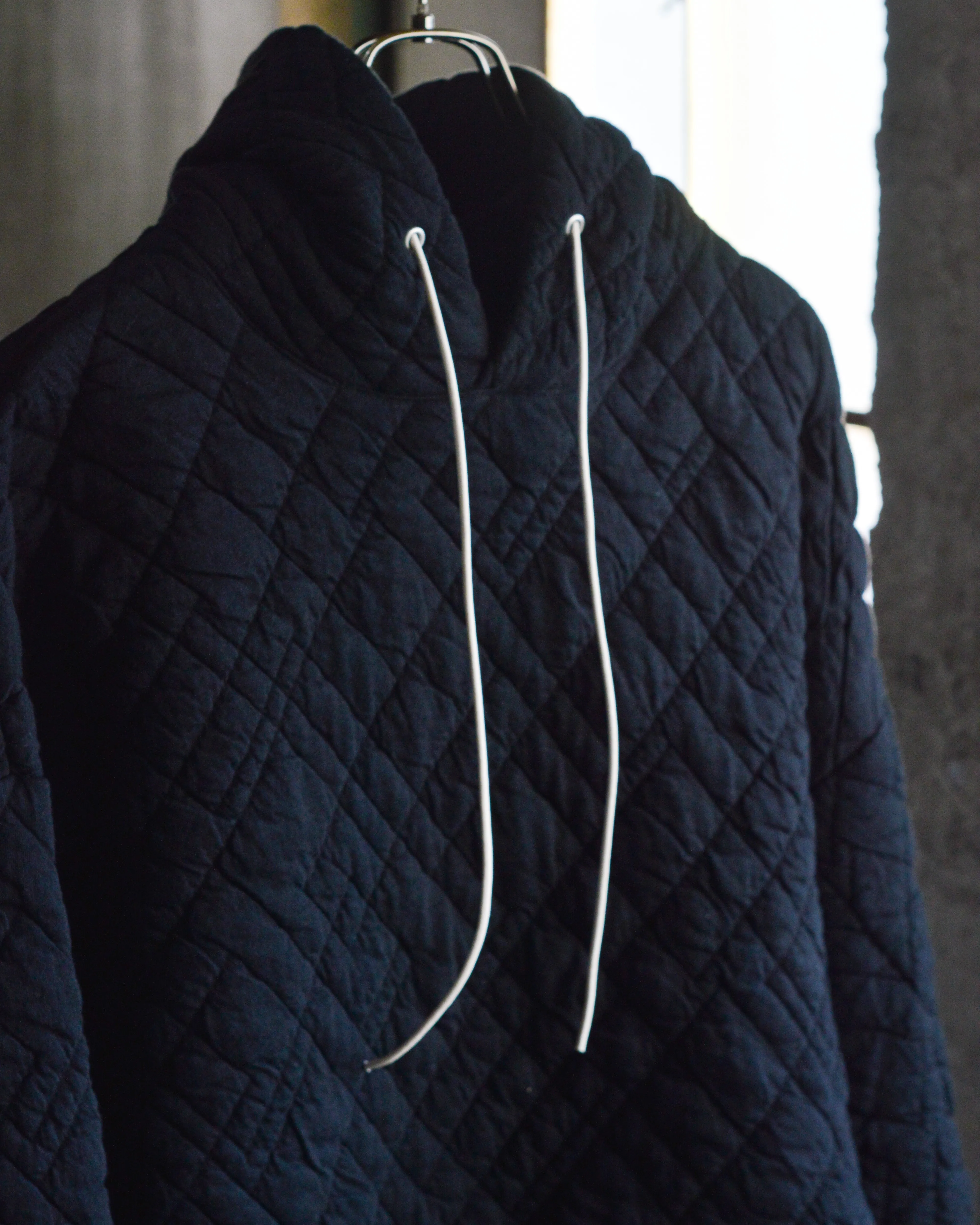 QUILTED JACQUARD PULLOVER HOODIE(BLACK)